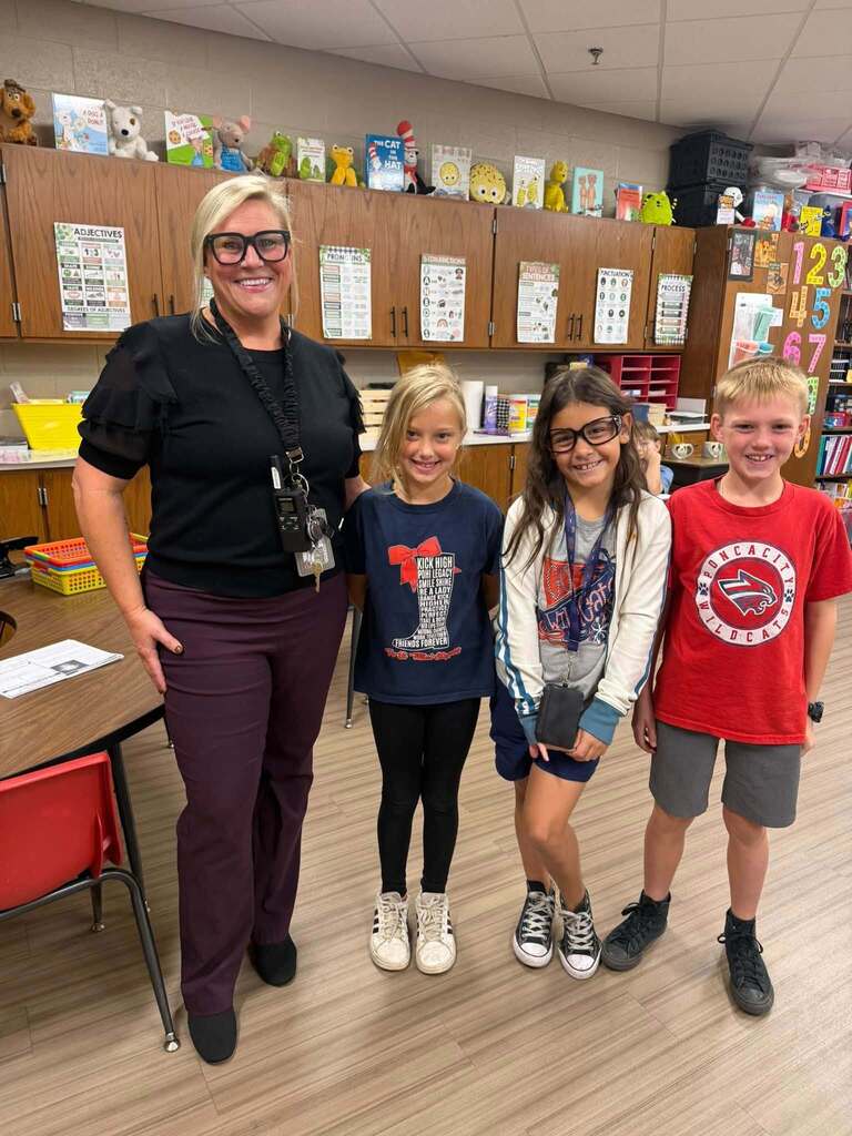 Union Elementary - Dress Like Mrs. A Day