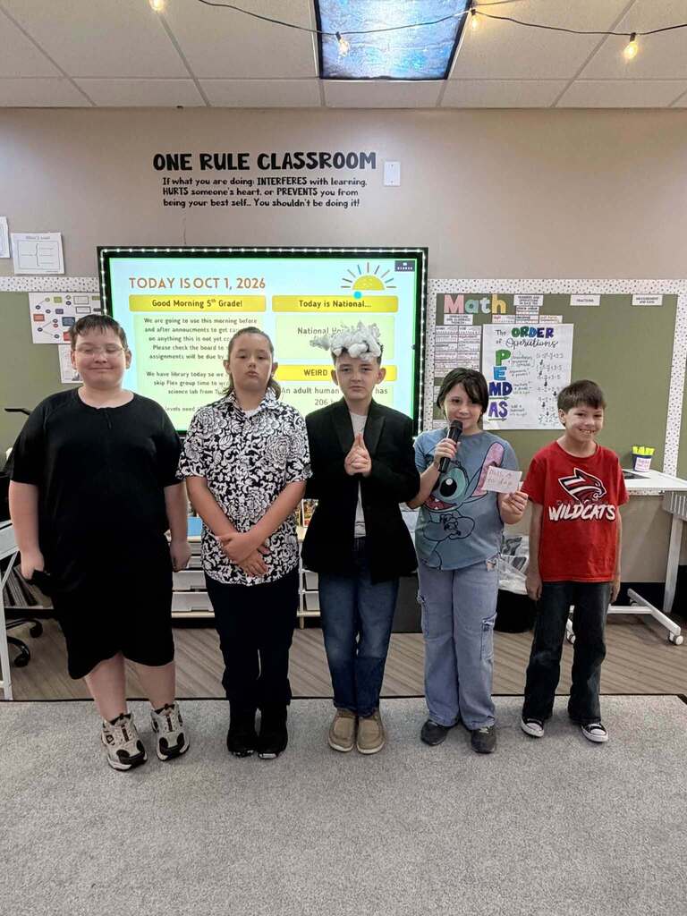 Union Elementary - Dress Like Mrs. A Day