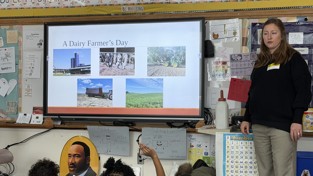 St. Louis Dairy council nutrition educator explaining dairy farms. 