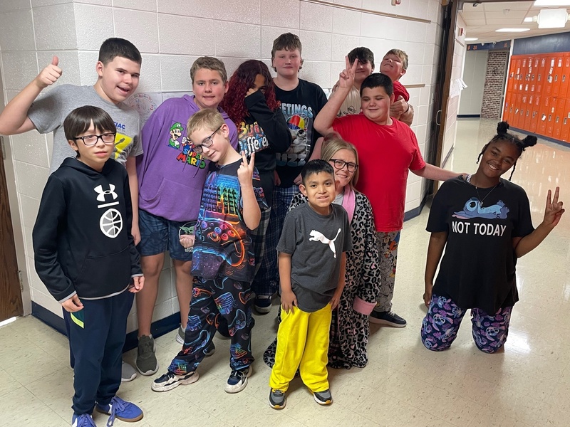 PJHS Manic Monday HOCO Spirit Week