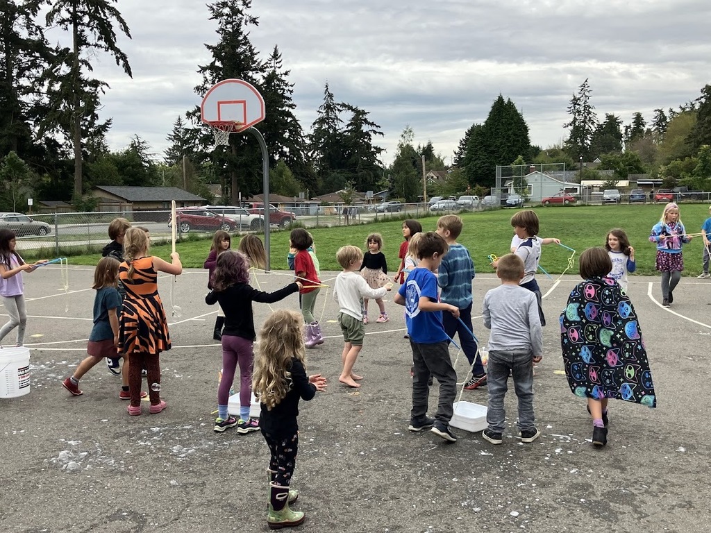 kids at the ice cream social