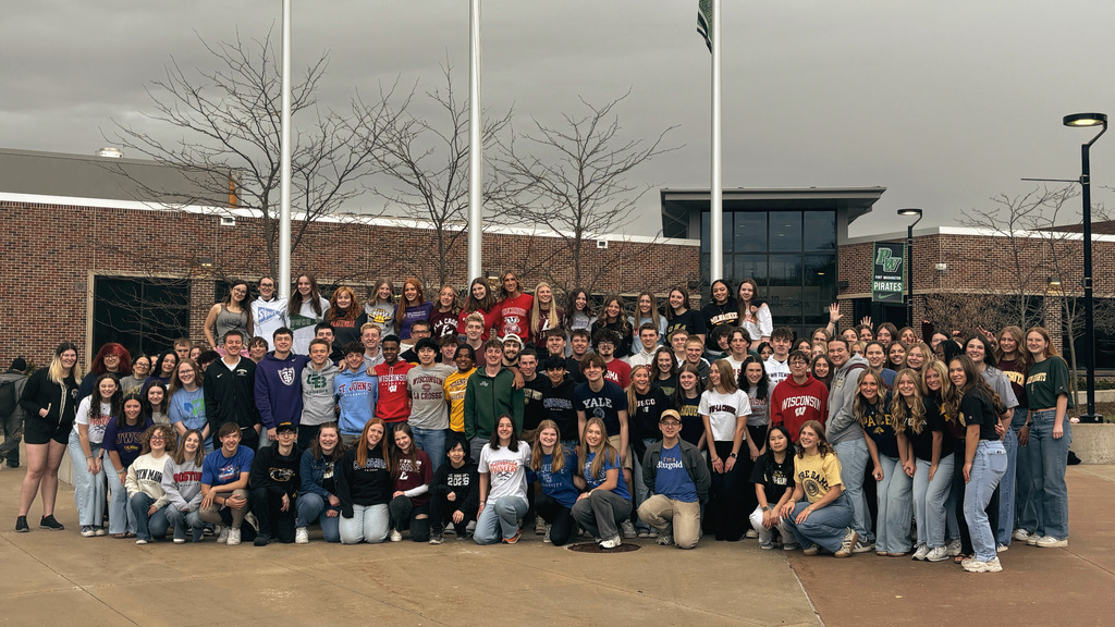 photo of the class of 2026 in front of PWHS