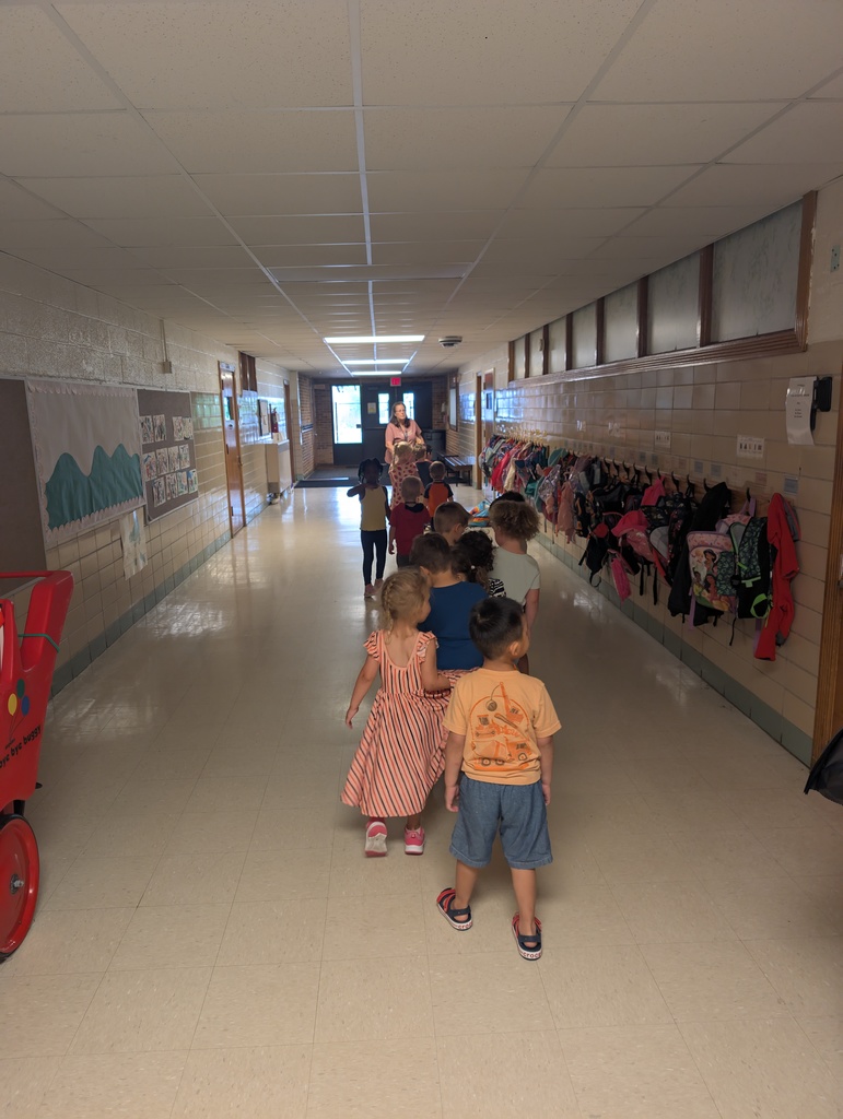 4 year olds limning up