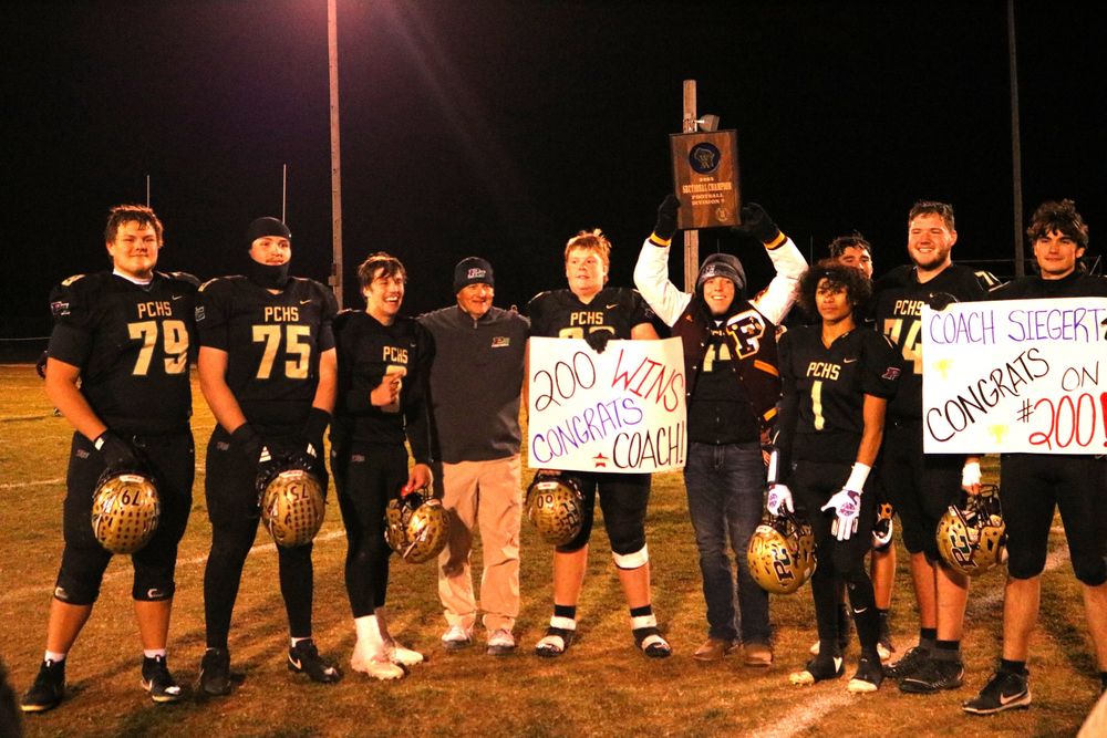 Coach Siegert celebrates 200 career wins