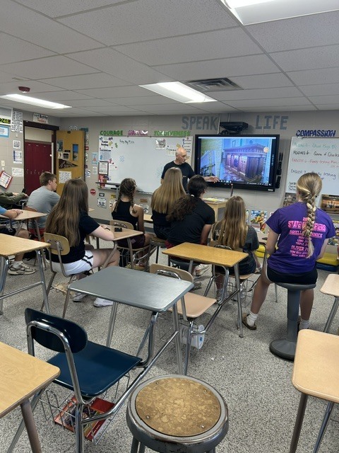 Freshmen Lifeblocks visit