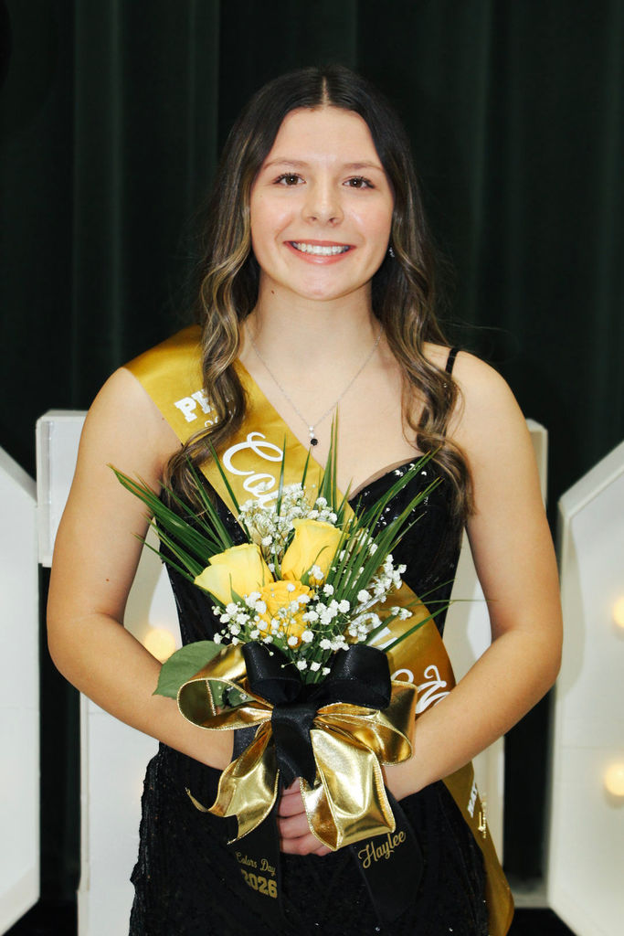 Sophomore Maid Haylee Williams