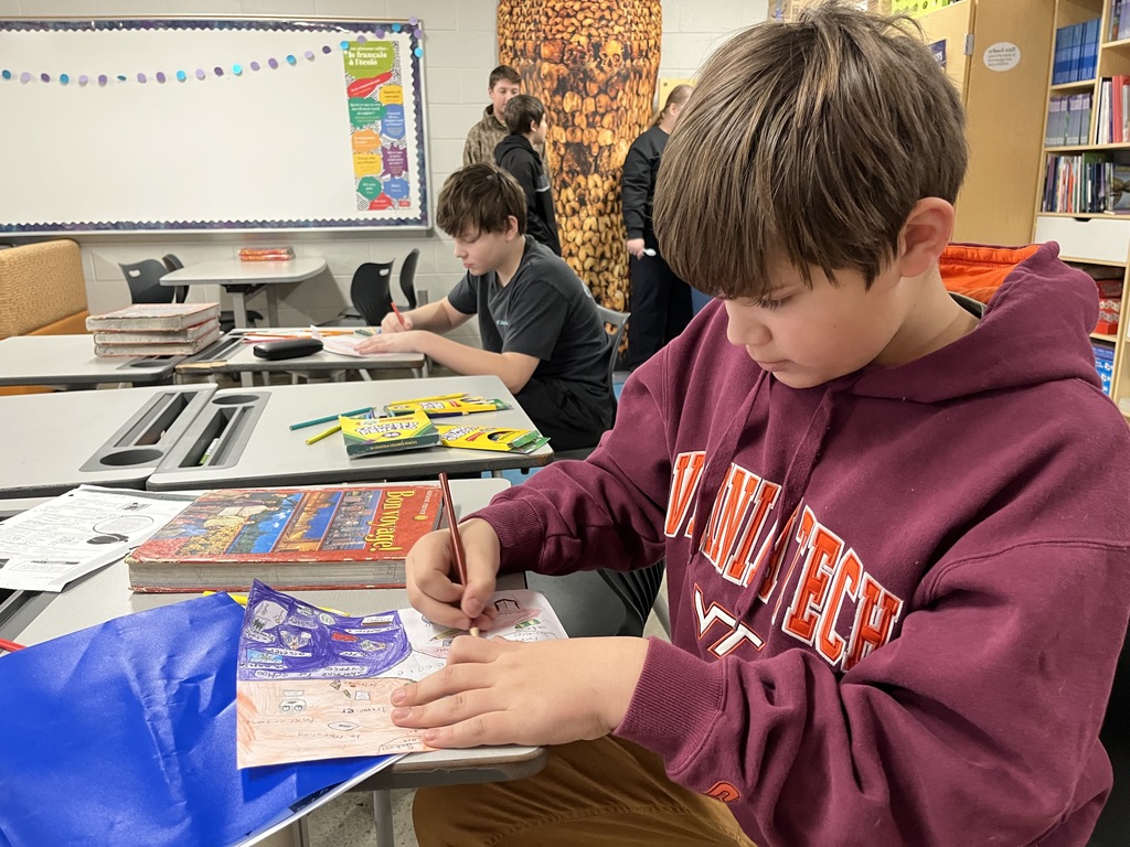 Students in French class work on vocabulary focused four squares.