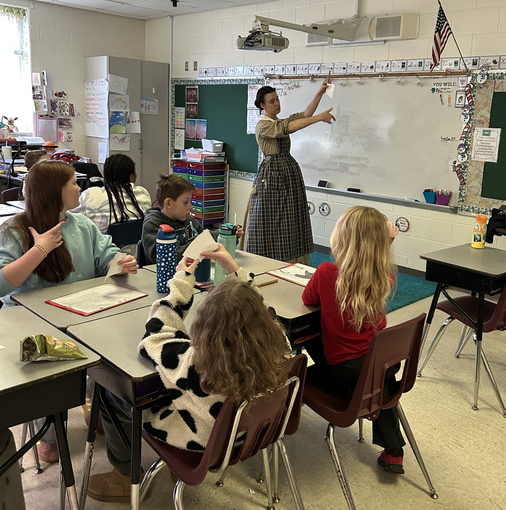 A historian helps introduce a class to the subject of the Civil War. 