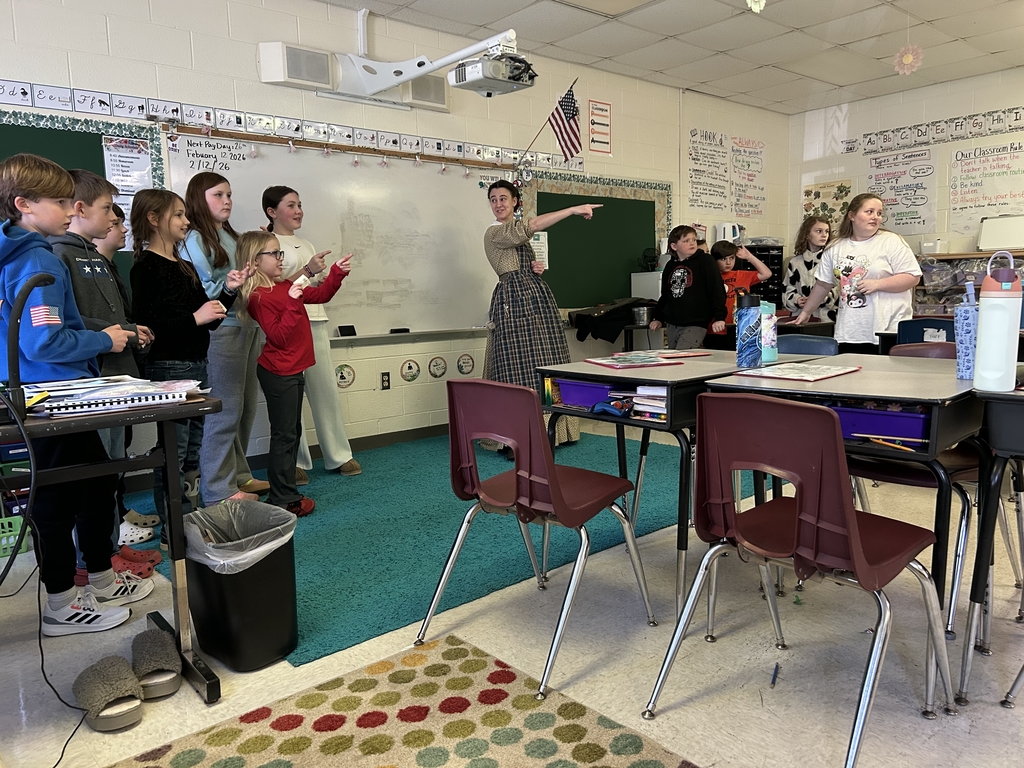 A historian uses student volunteers to help introduce a class to the subject of the Civil War. 