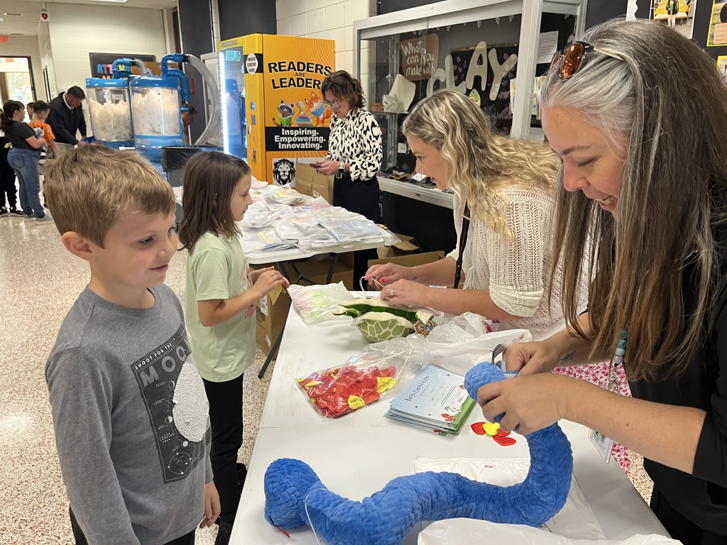 Adults package children's new stuffed animals. 