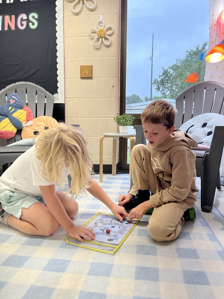 Students work  in groups to play games focused on prefixes before turning their attention to writing. 