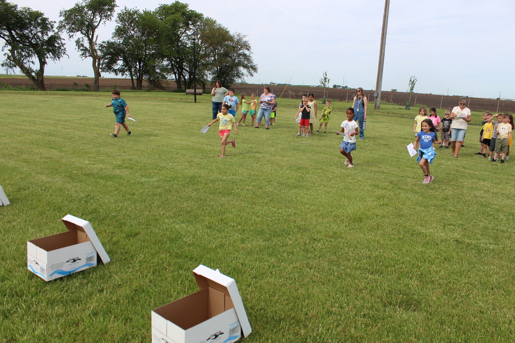 Kids completing a relay