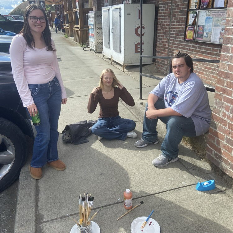Junior Class Homecoming Business Decorating 🐾 🧡 🖤 