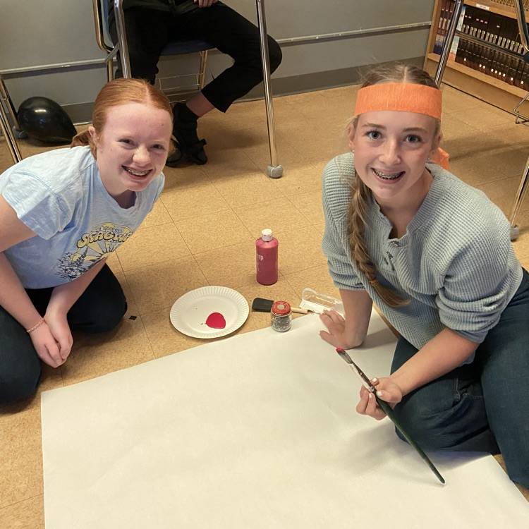 Freshman Class Homecoming Business Decorating 🐾 🧡 🖤 