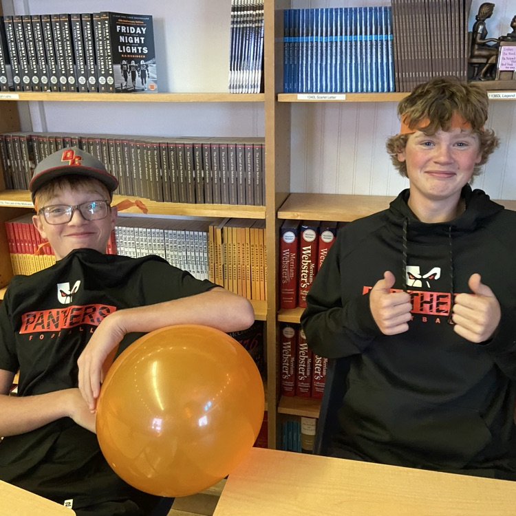 Freshman Class Homecoming Business Decorating 🐾 🧡 🖤 