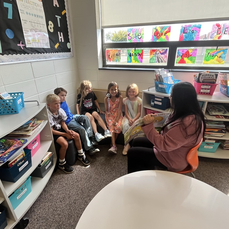 2nd Graders loved the first Book Corner of the year 📚