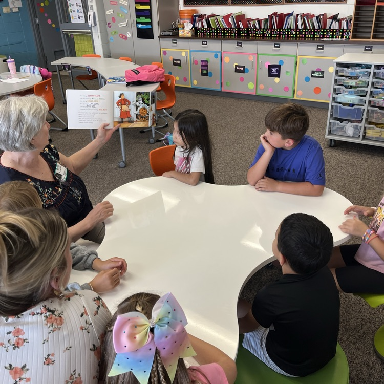 2nd Graders loved the first Book Corner of the year 📚