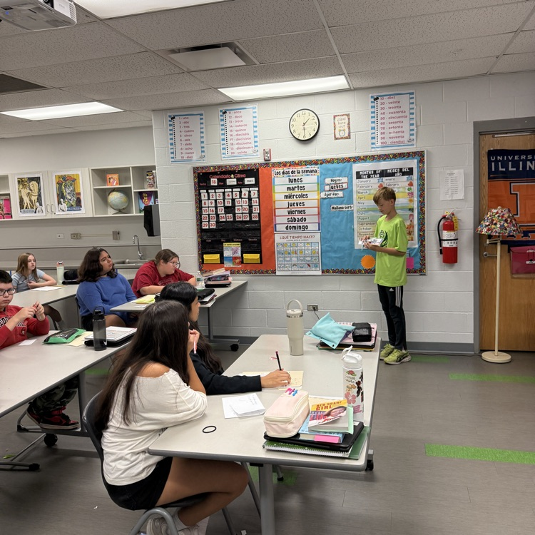 Spanish students leading our daily weather and calendar chat!