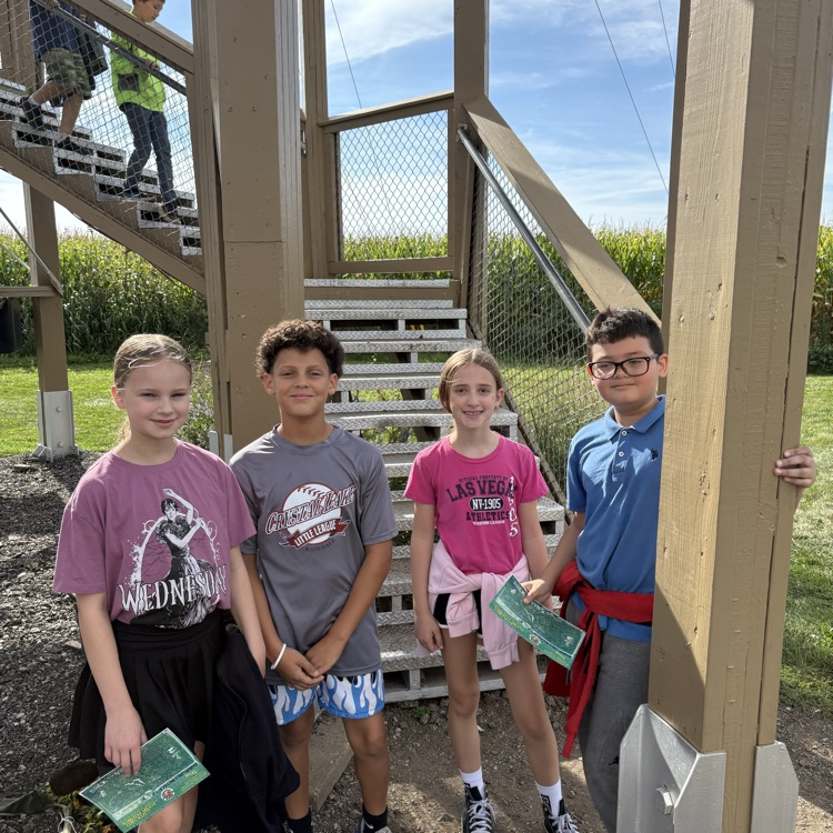 5th grade field trip to Richardson’s corn maze