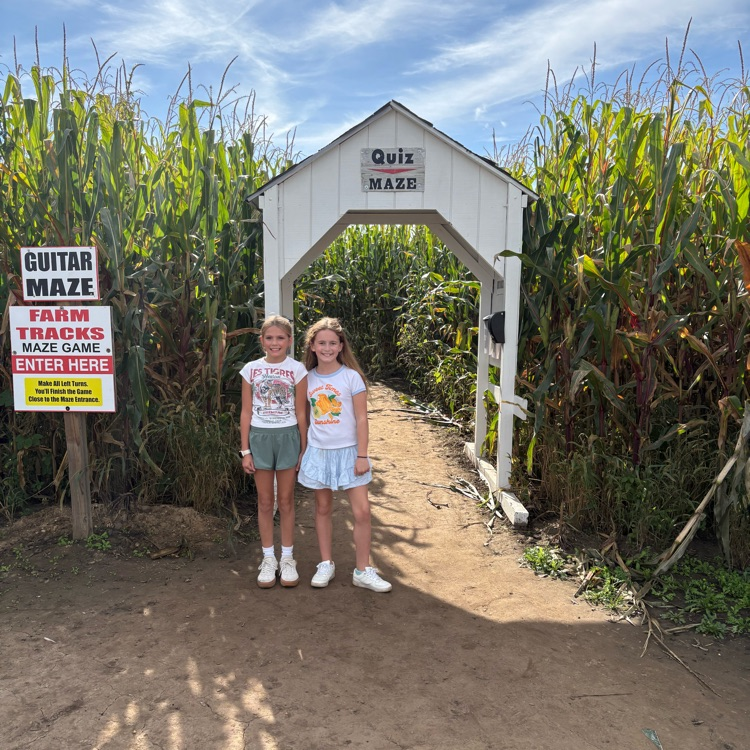 5th grade field trip to Richardson’s corn maze