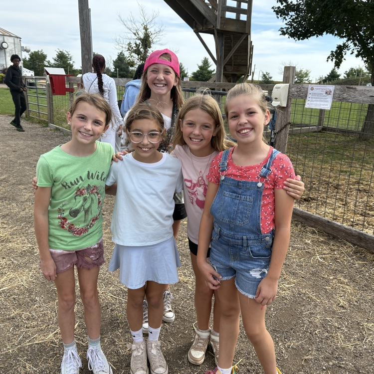 5th grade field trip to Richardson’s corn maze