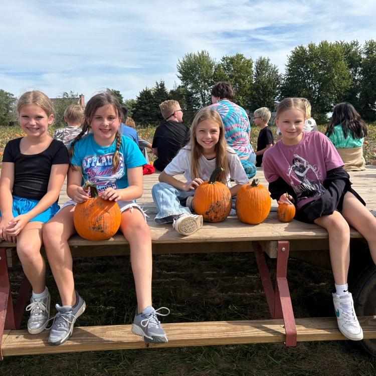 5th grade field trip to Richardson’s Corn Maze