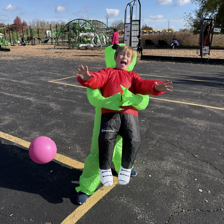 5th grade celebrating Halloween! 👻🎃