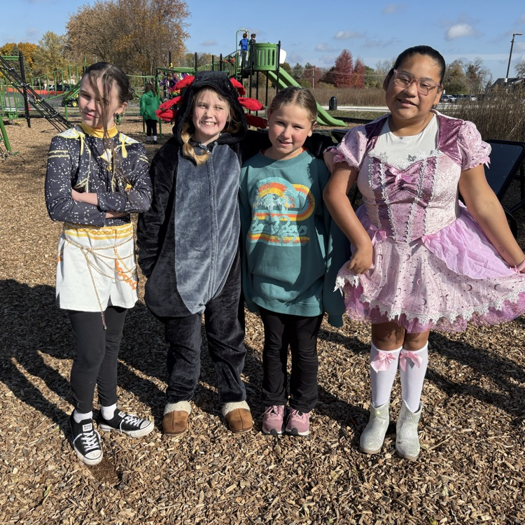 5th grade celebrating Halloween! 👻🎃