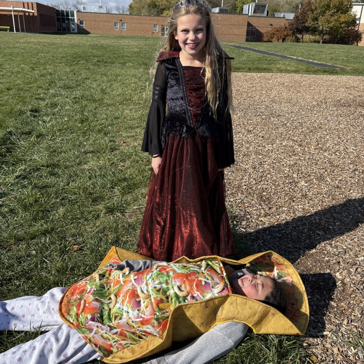5th grade celebrating Halloween! 👻🎃