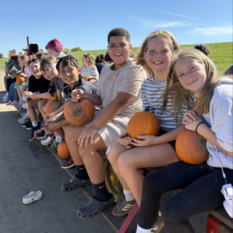 Richardson’s Farm Field Trip 🌽🚜🎃