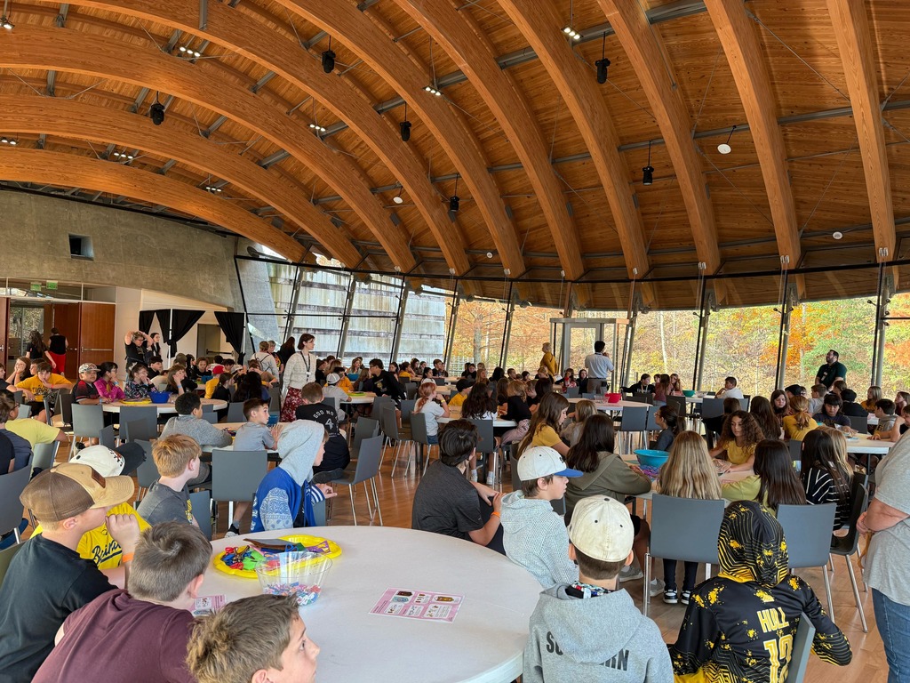 Middle School students exploring Crystal Bridges Museum 