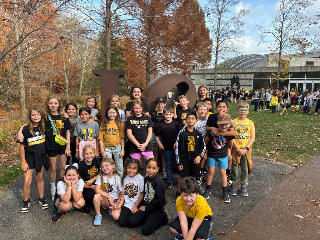 Middle School students exploring Crystal Bridges Museum 