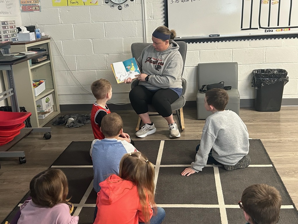 Jamie reading to 2nd grade 
