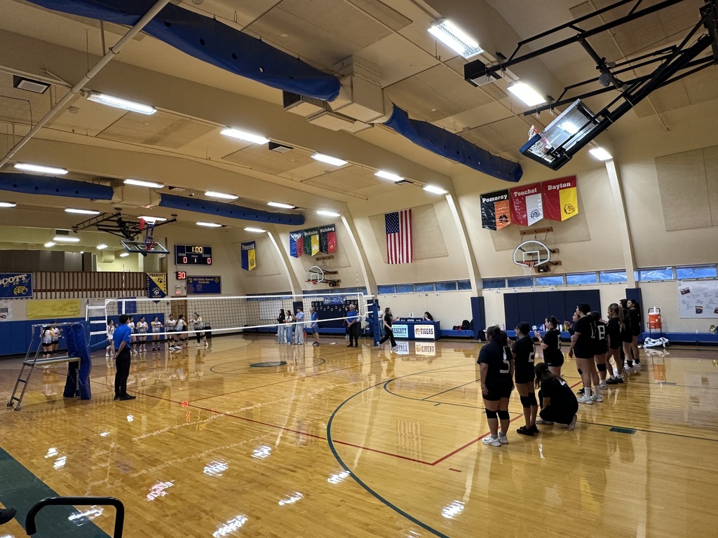 Volleyball alumni vs high school
