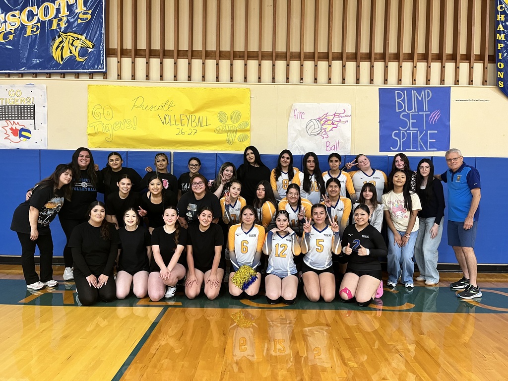 Alumni & HS volleyball Team 