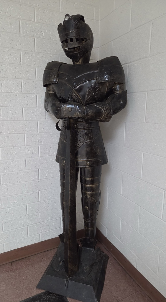 knight statue