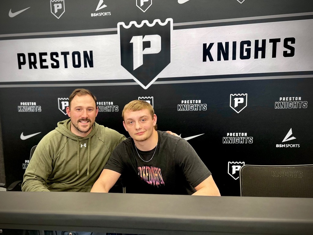 students signing letters of intent for college sports