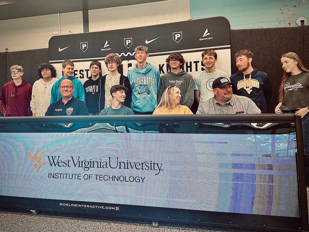 students signing letters of intent for college sports