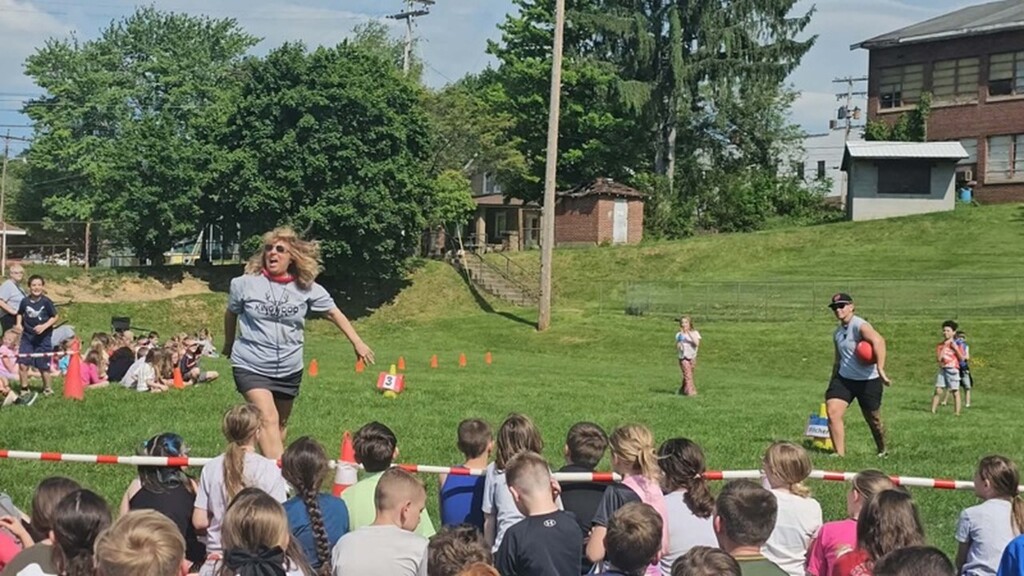 The students were victorious in every round of yesterday’s kickball games as staff and students squared off to celebrate third and fourth grade’s success in reaching their i-Ready proficiency goals for the 2025-2026 school year!