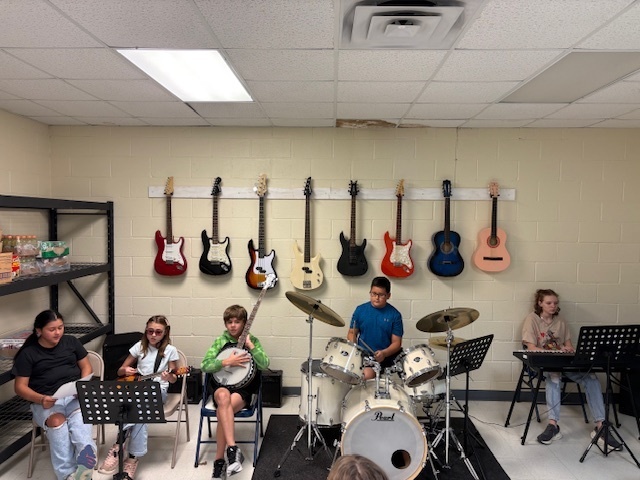 Junior High practicing hard for the Veteran's Day Program!