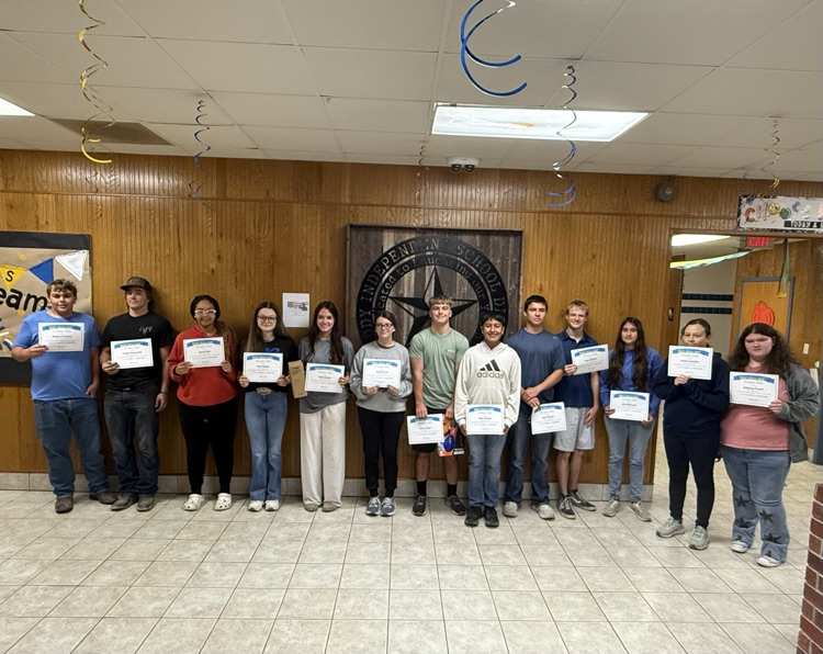 High school A-B honor roll. Matthew Schwartz, Trapper Schoenhals, Zaylee Haile, Riley Newton, Brilee Geeslin, Isabella Cook, Shane Ahearn, Diego Sanchez, Jaxon Tiemann, Blaze Williams, Ema DelBosque, Katelinn Hamilton, and Brittianey Purcell  