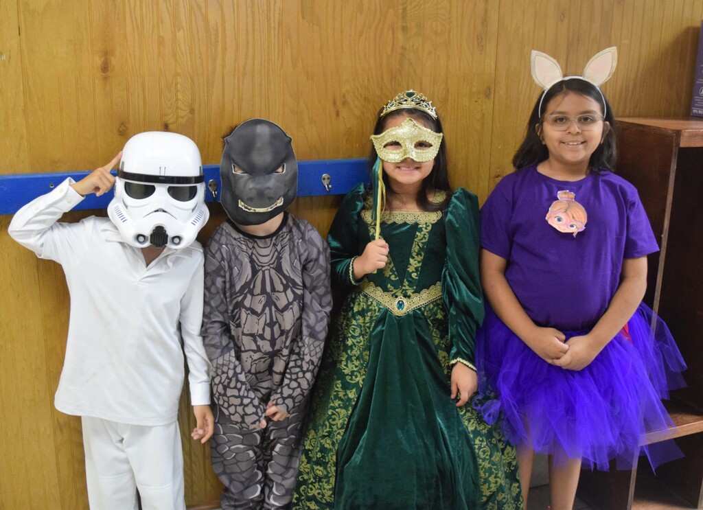 Home coming spirt weekday one. Movie day. four kids