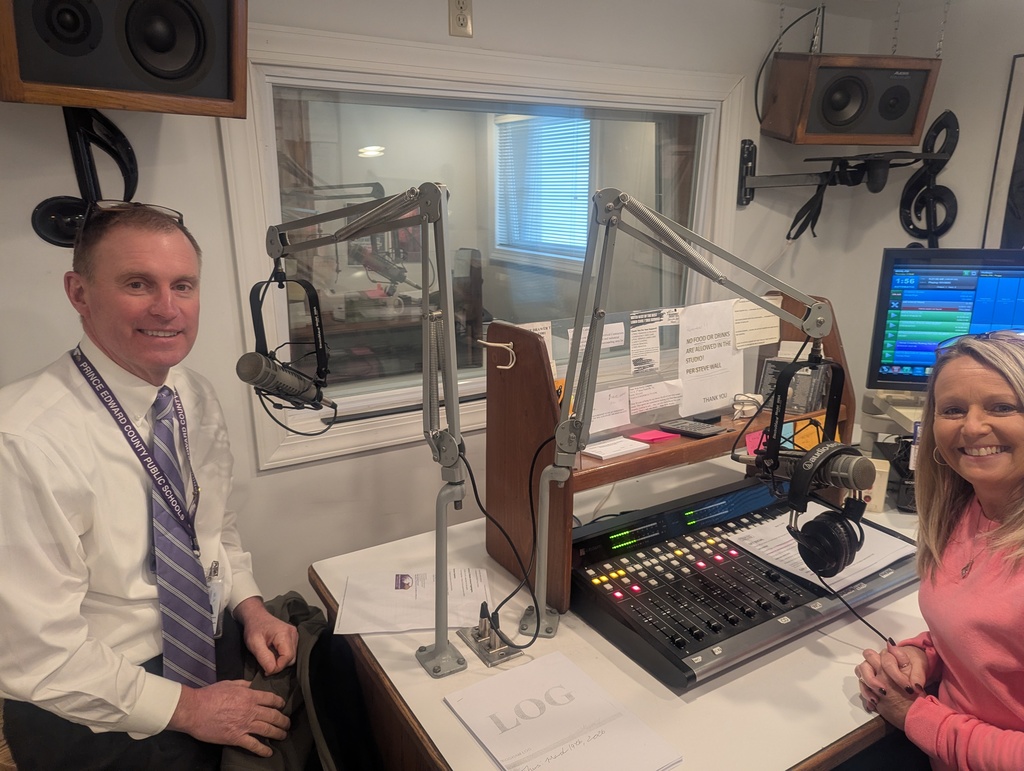 Dr. Jones and Peggy Love on the set of Kickin' Country