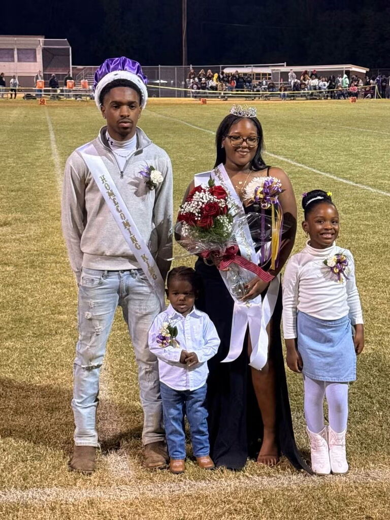 king and queen at homecoming 