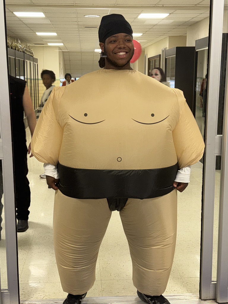๐ Our Eagles are getting into the Halloween spirit! From creative costumes to spooky fun, staff and students showed up dressed to impress today! ๐ป๐ฆ
Happy Halloween!