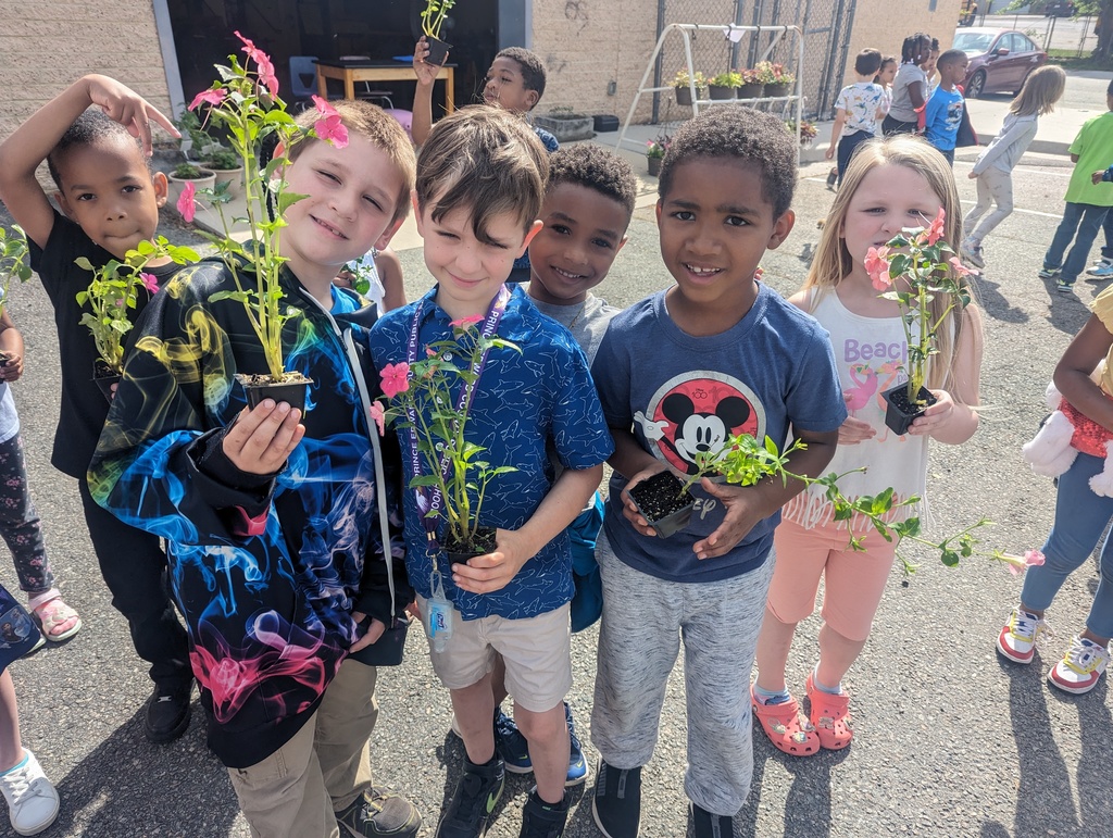 Students buying flowers at CTE