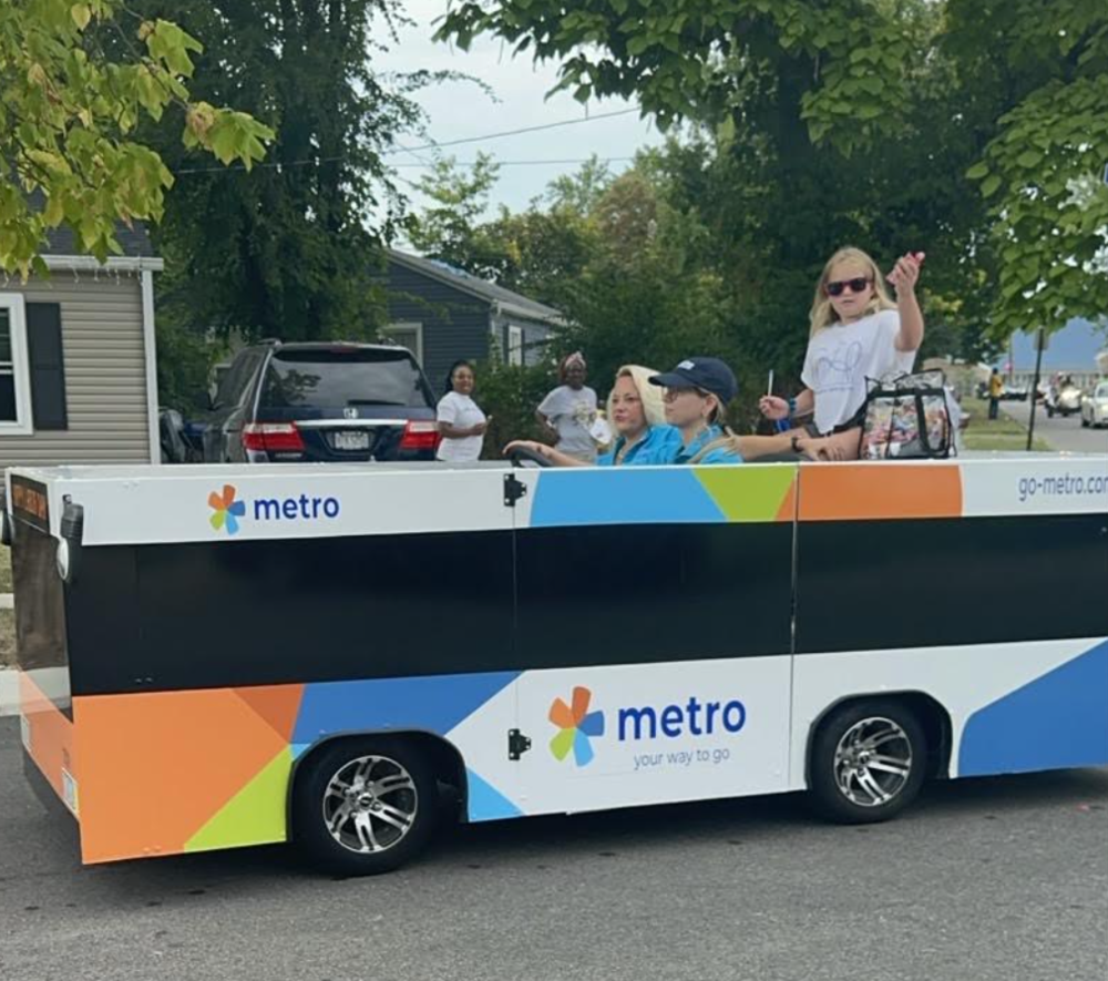 Mini Metro Bus in Lincoln Heights Day Parade