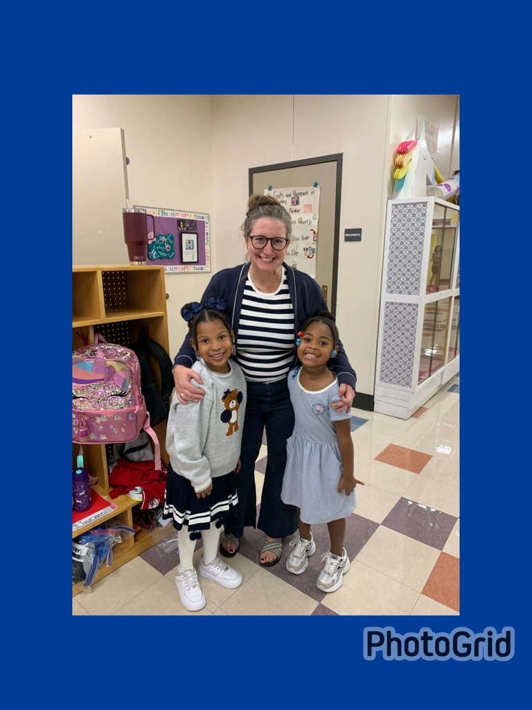 Kinder In Blue