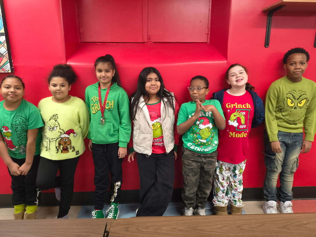 Grinchy Green Thursday At Glendale