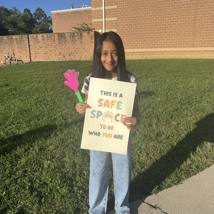 Hope squad kick off with welcome posters and clap in